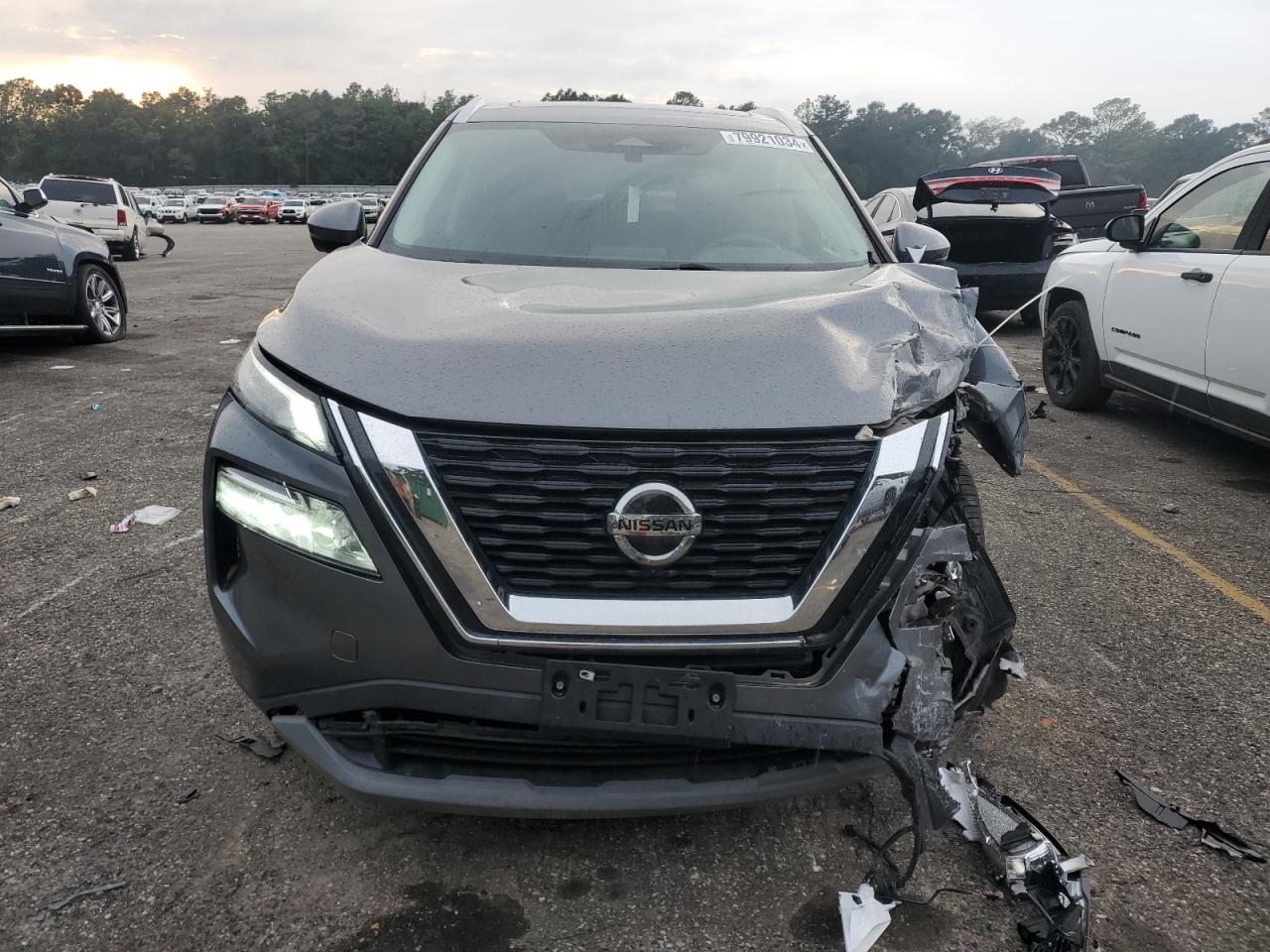 2021 Nissan Rogue - Image 5
