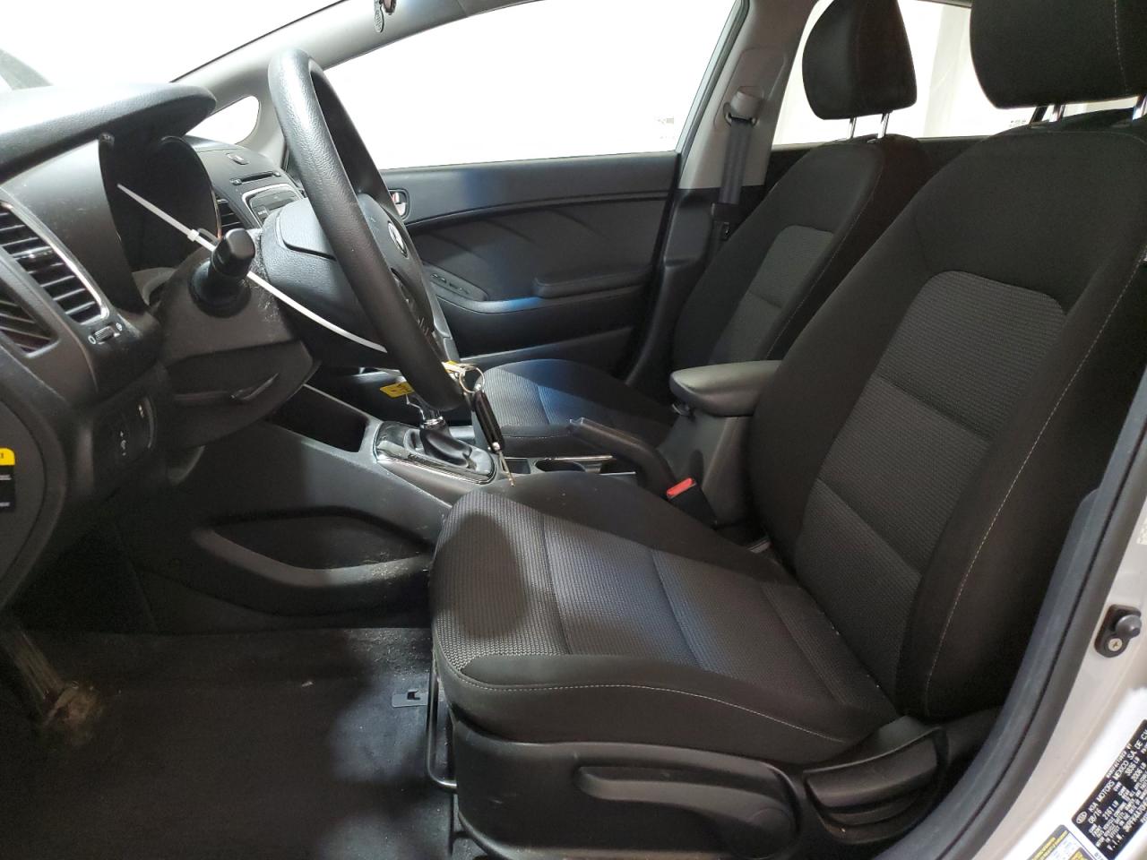 2017 Kia Forte - Image 7