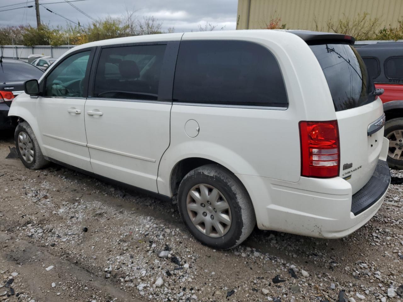 2010 Chrysler Town & Country Lx VIN: 2A4RR4DE5AR140945 Lot: 81454224