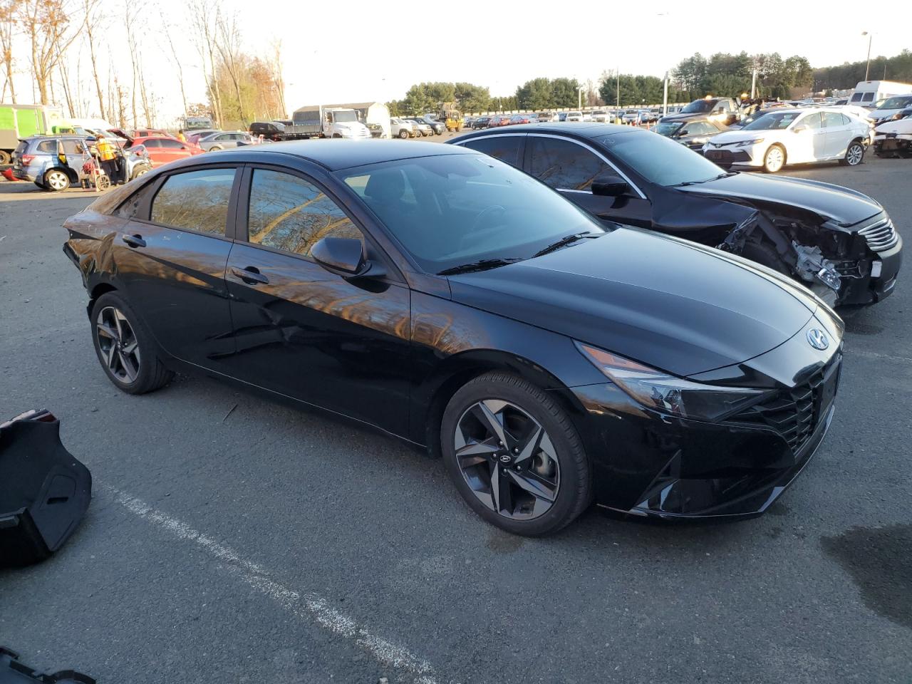 2023 Hyundai Elantra - Image 4