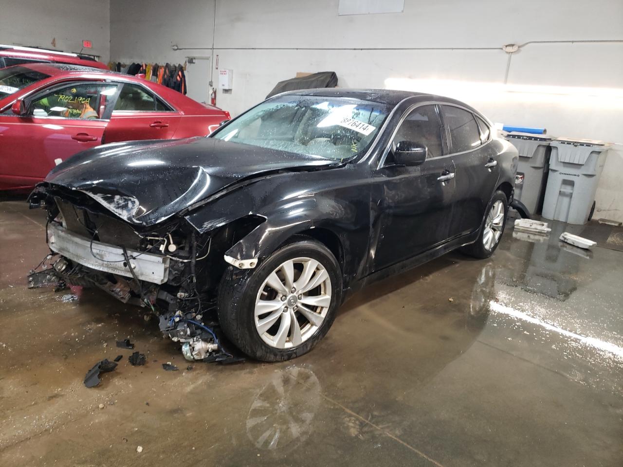 2011 Infiniti M - Image 1