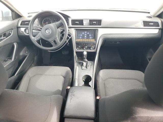 Sedans VOLKSWAGEN PASSAT 2013 Srebrny