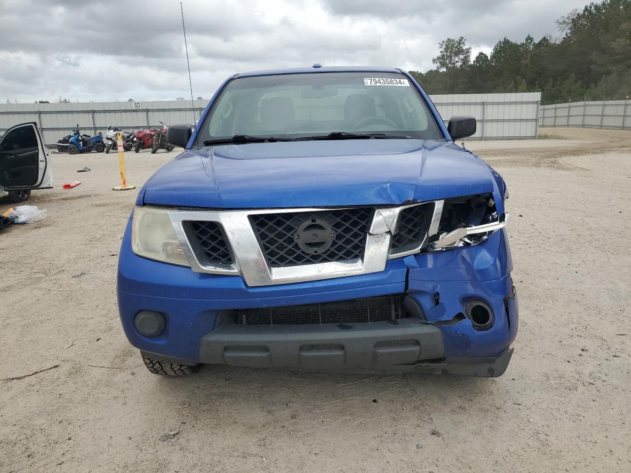 2012 Nissan Navara (Frontier) - Image 5