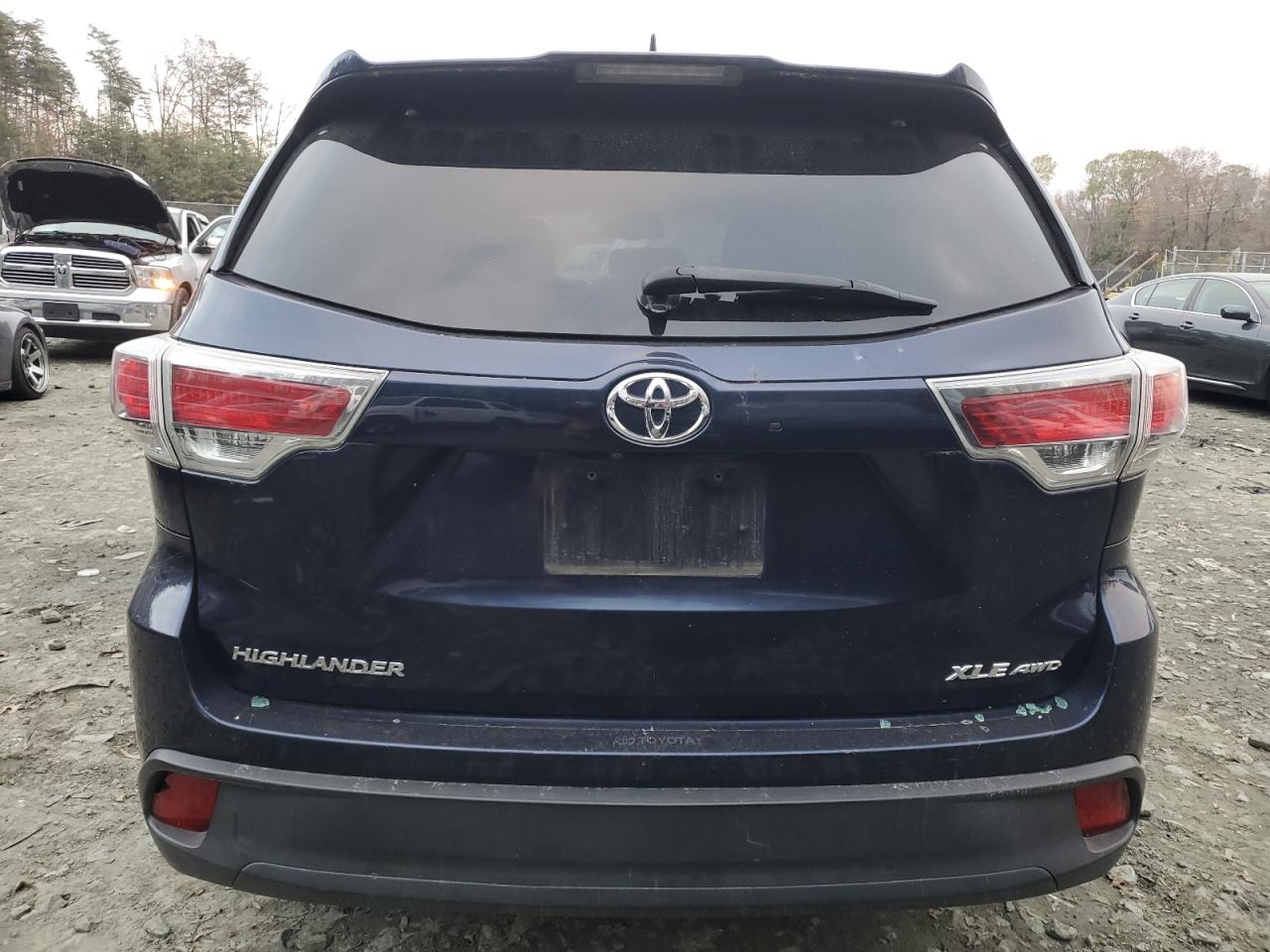 2016 Toyota Highlander Xle VIN: 5TDJKRFH7GS304045 Lot: 81818434