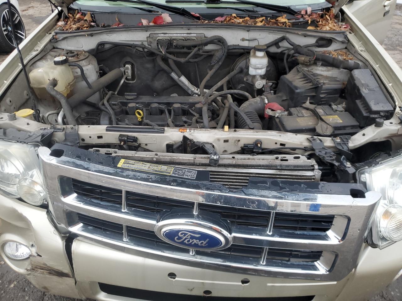 2010 Ford Escape - Image 12