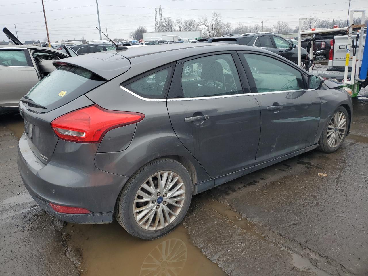 VIN 1FADP3N20FL230143 2015 FORD FOCUS no.3