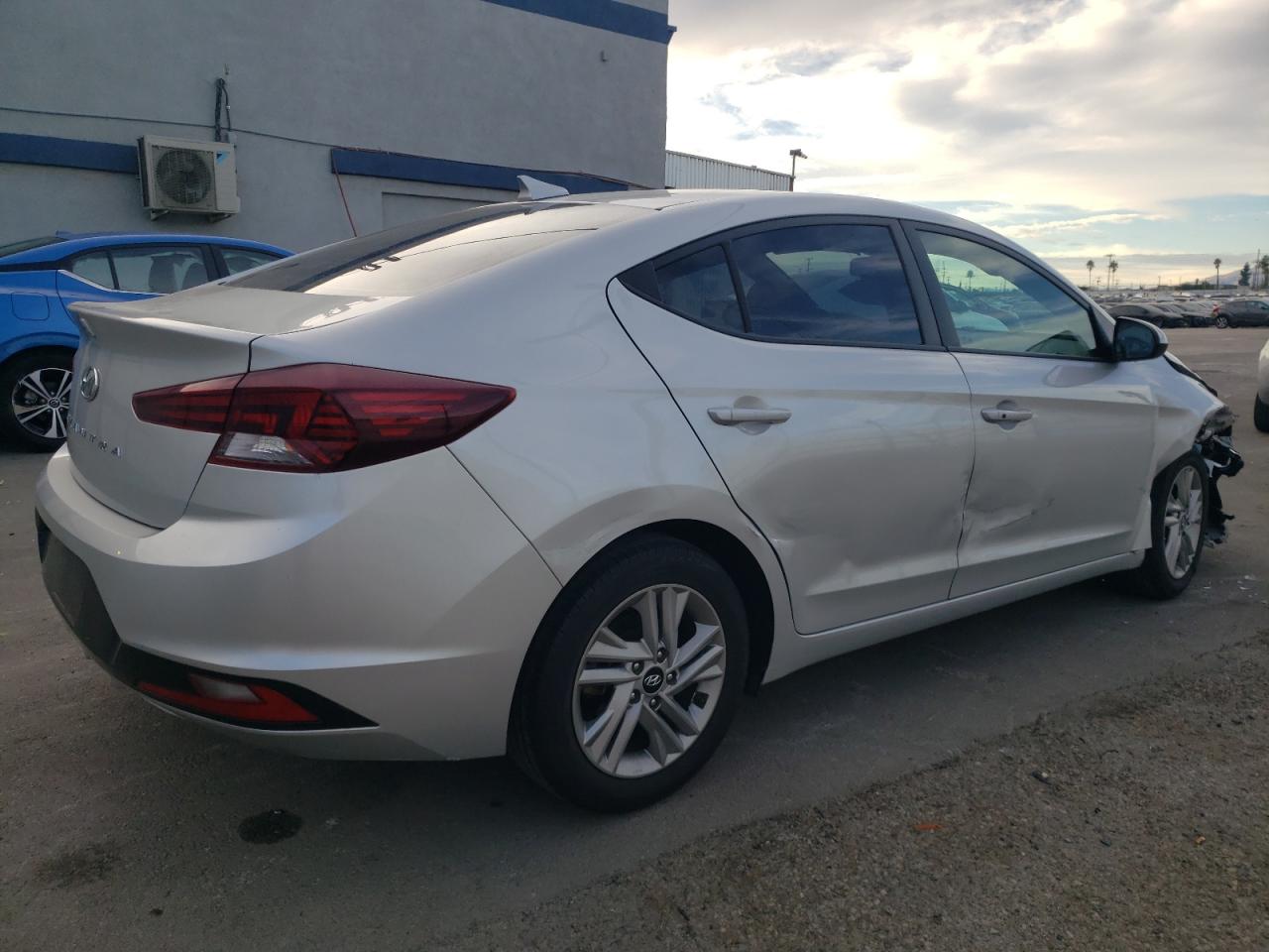 2020 Hyundai Elantra - Image 3