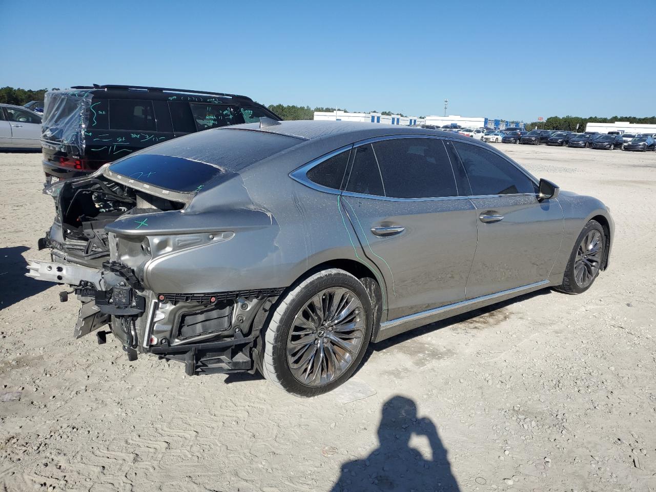 2021 Lexus LS - Image 3