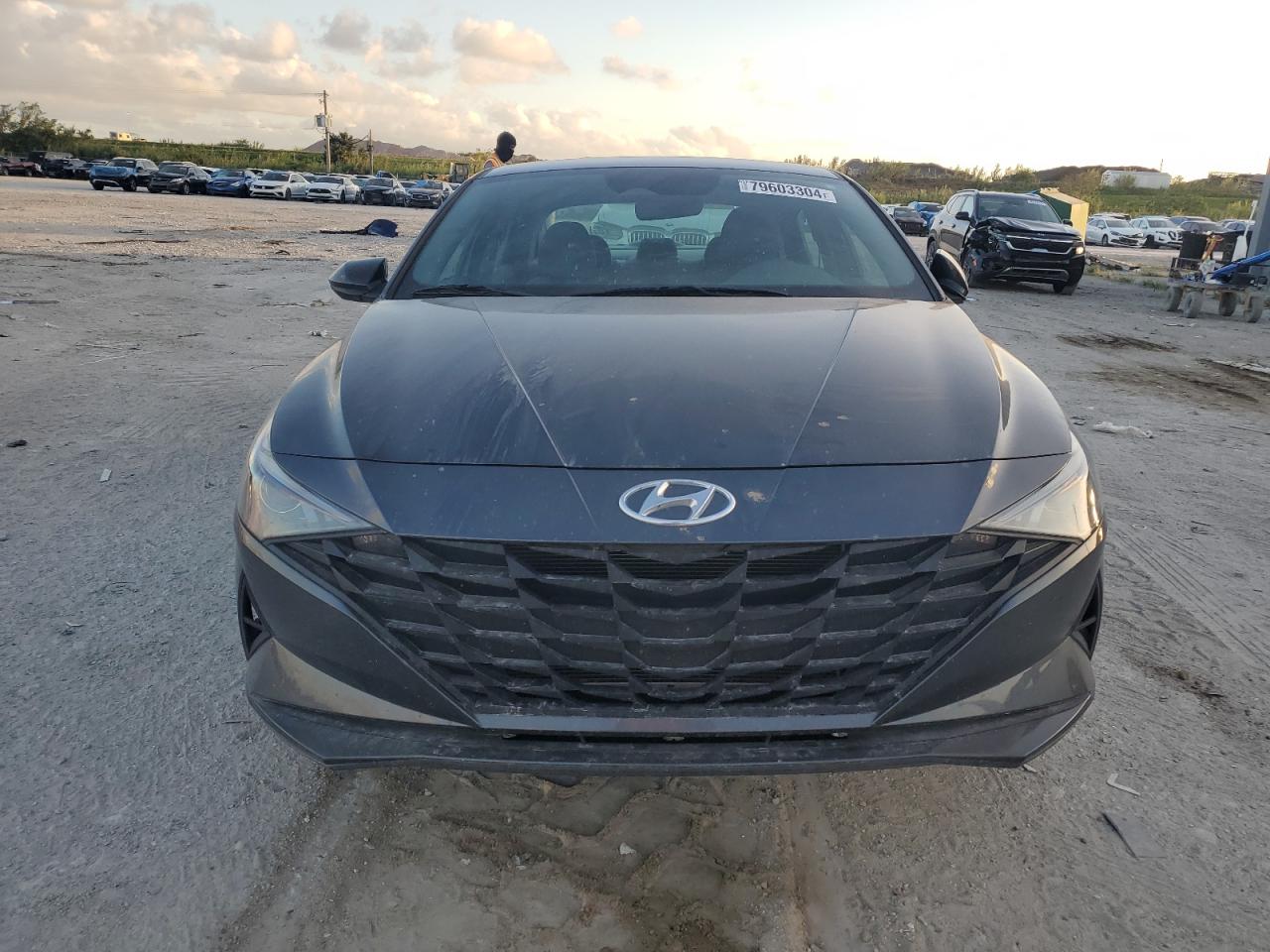 2021 Hyundai Elantra - Image 5