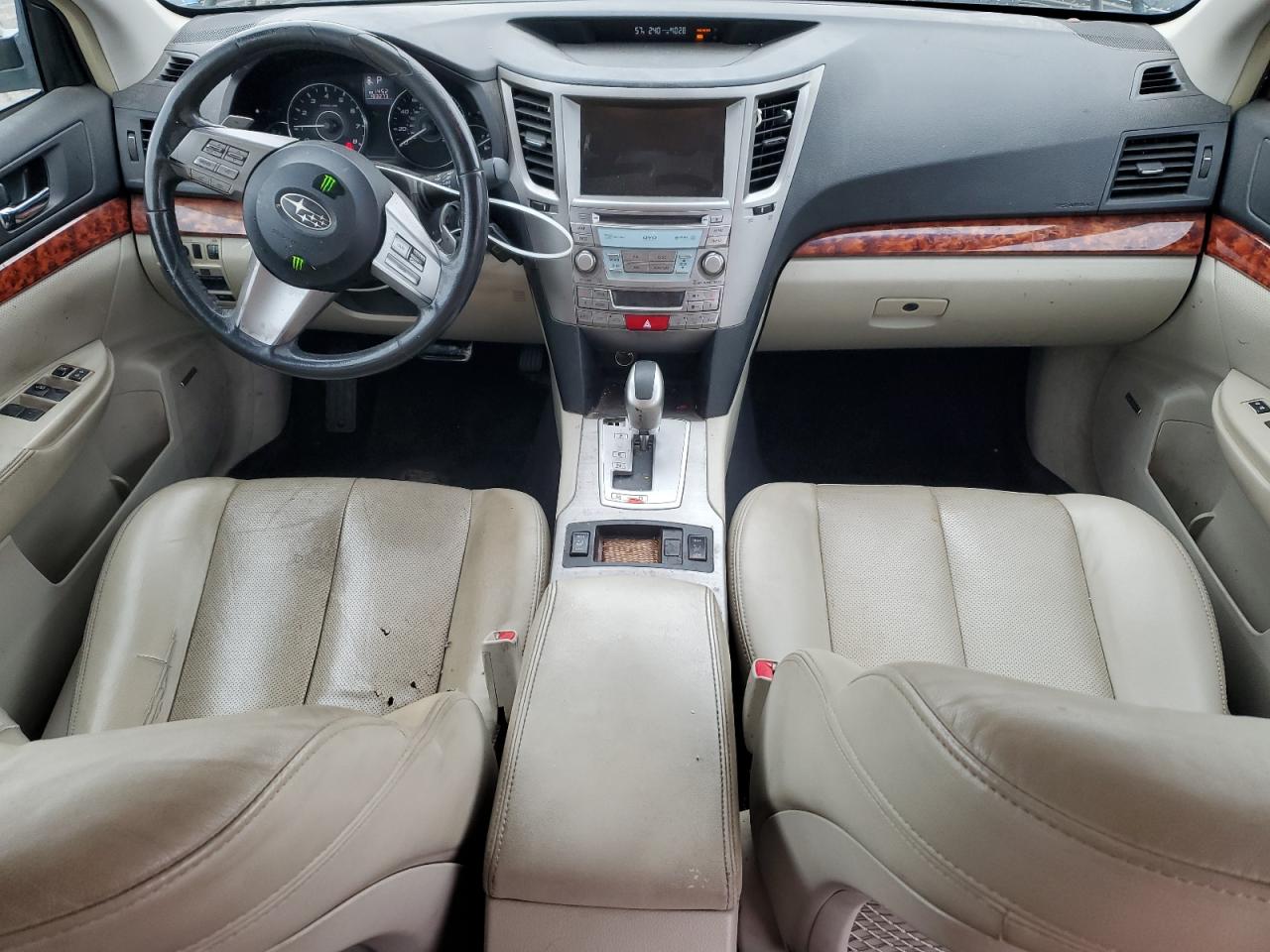 2011 Subaru Outback - Image 8