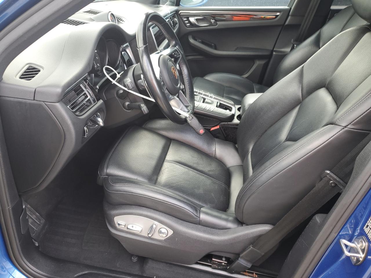 2020 Porsche Macan VIN: WP1AA2A57LLB05465 Lot: 77945094