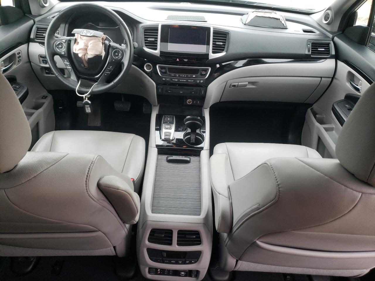 2017 Honda Pilot - Image 8