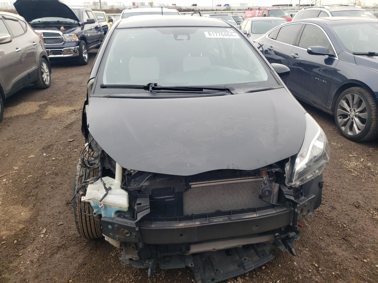 VIN VNKJTUD31JA091211 2018 TOYOTA YARIS no.5