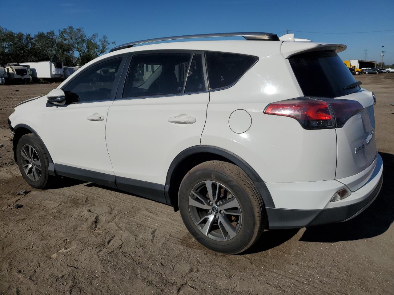 2018 Toyota RAV 4 - Image 2