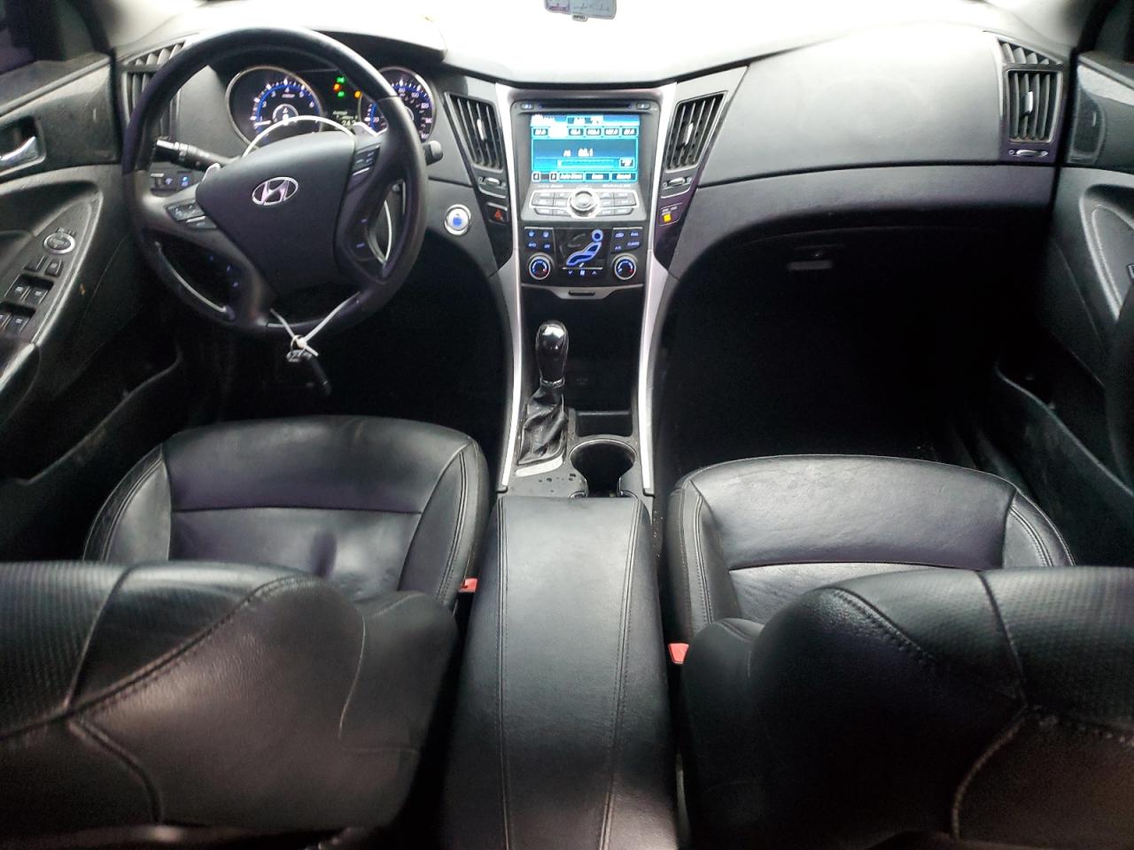 2012 Hyundai Sonata - Image 8