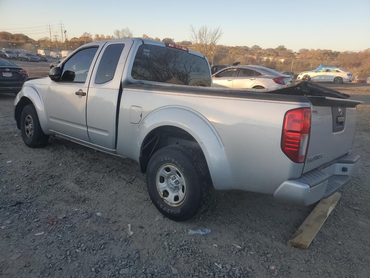 2018 Nissan Navara (Frontier) - Image 2