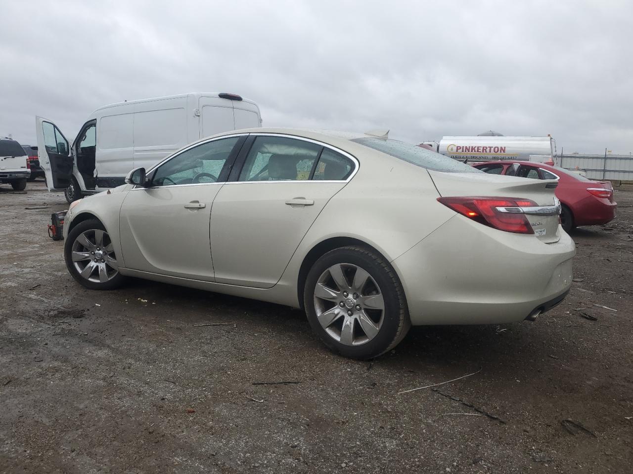 VIN 2G4GK5EX2G9187930 2016 BUICK REGAL no.2