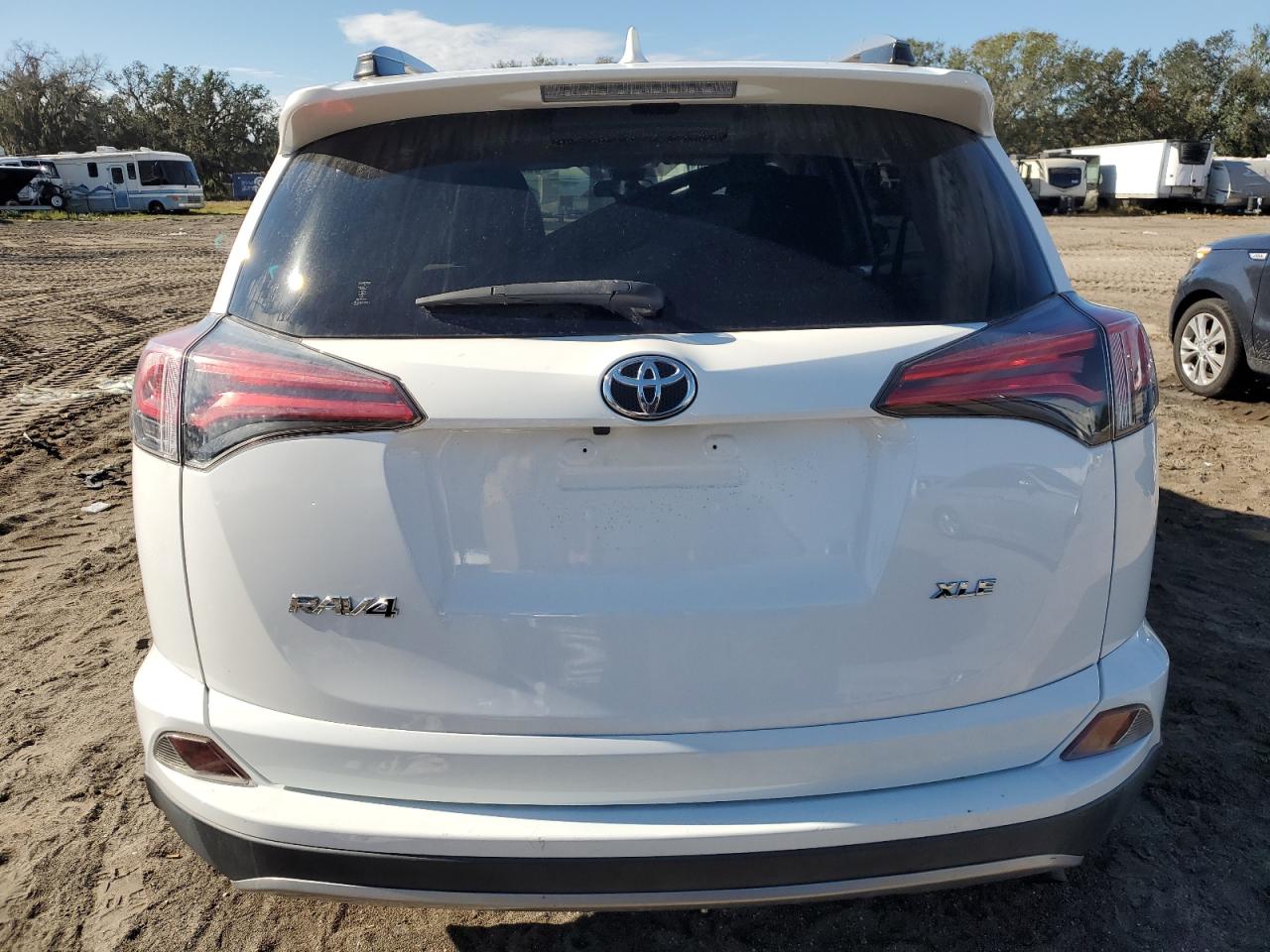 2018 Toyota RAV 4 - Image 6