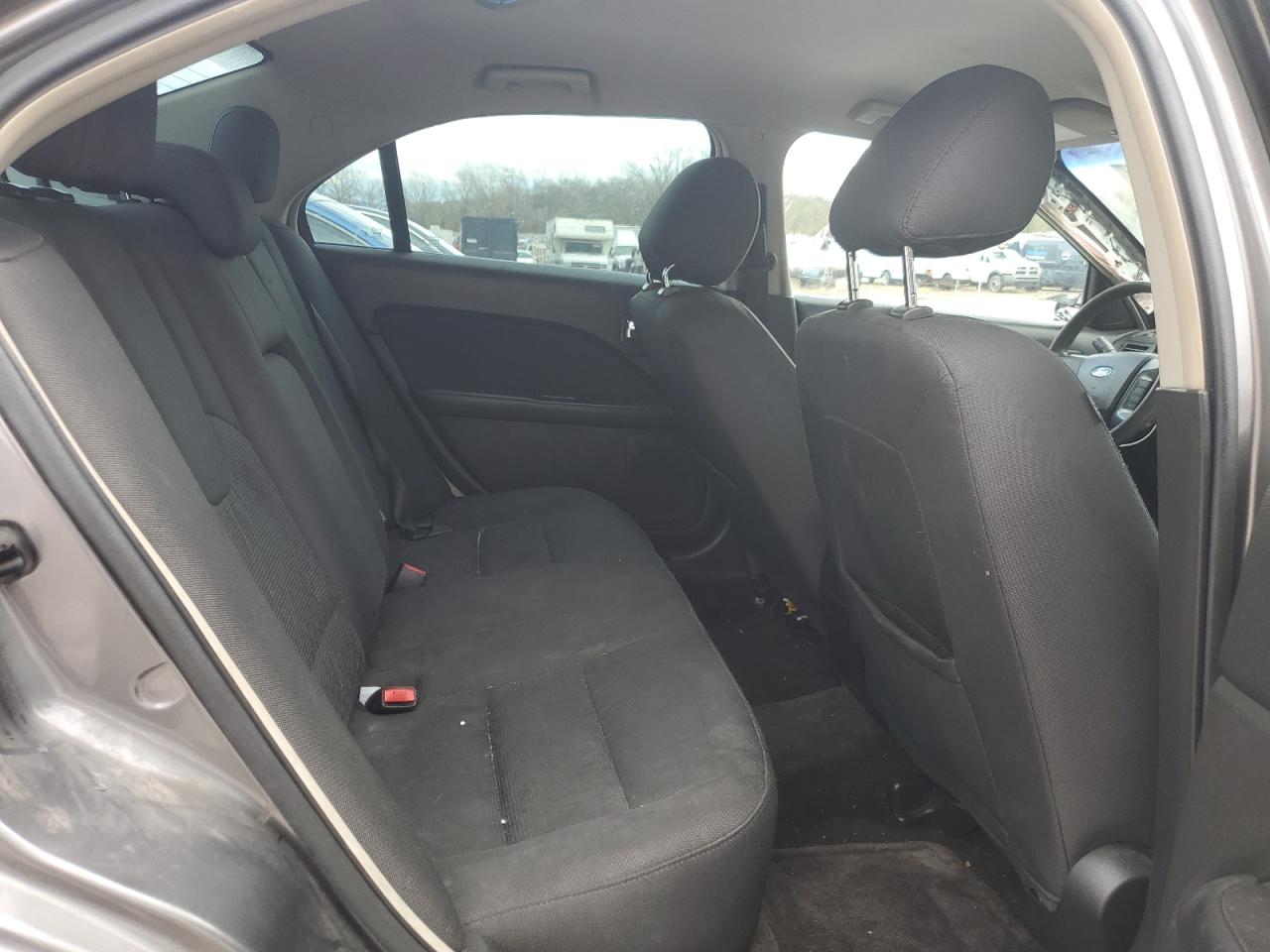 2012 Ford Fusion - Image 10