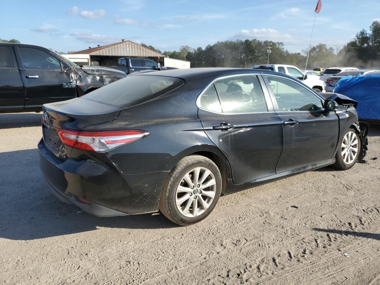 VIN JTNB11HK9J3069850 2018 TOYOTA CAMRY no.3