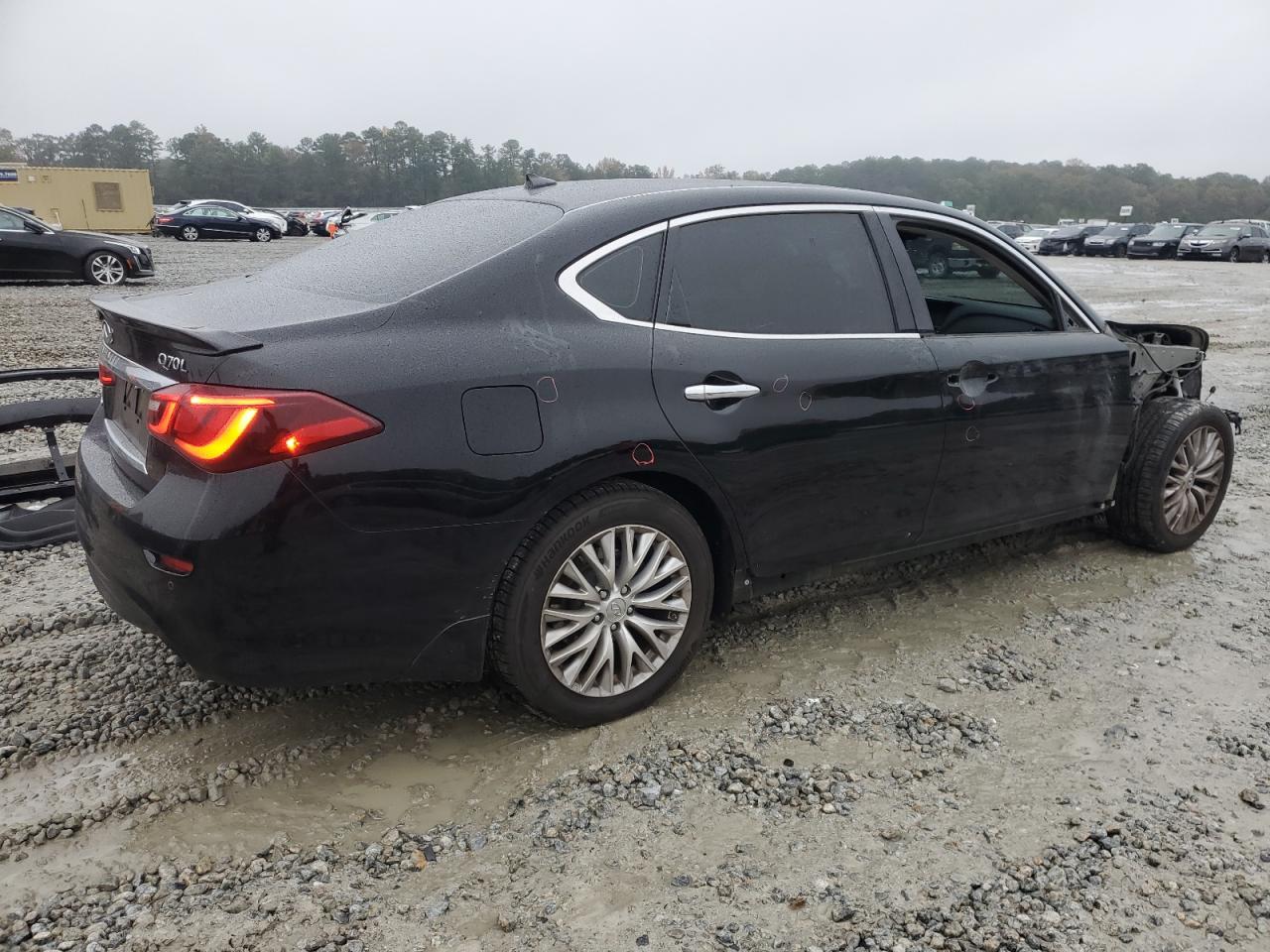 2015 Infiniti Q70 - Image 3