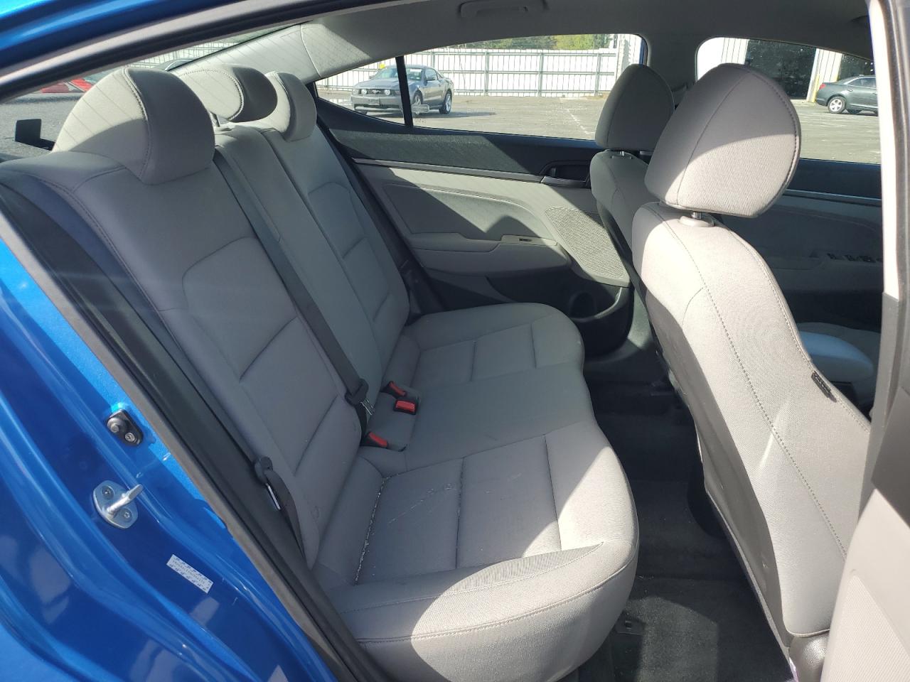 2017 Hyundai Elantra - Image 10