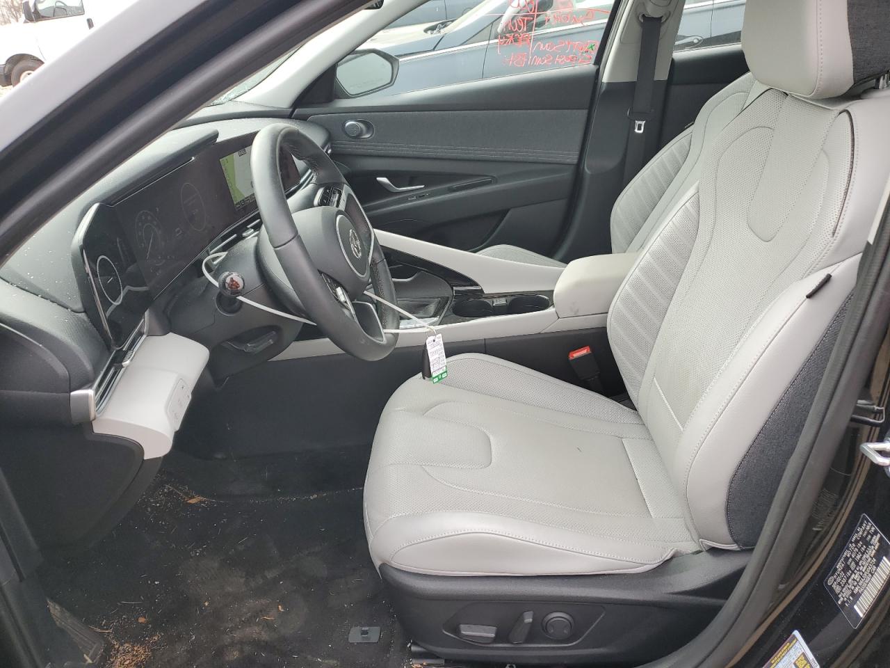 2023 Hyundai Elantra - Image 7