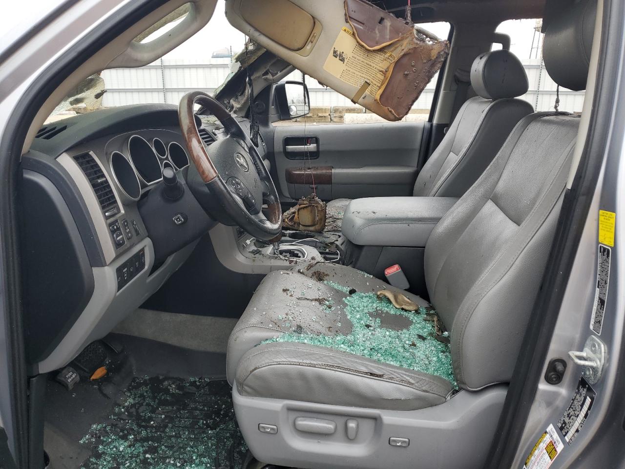 2010 Toyota Sequoia - Image 7