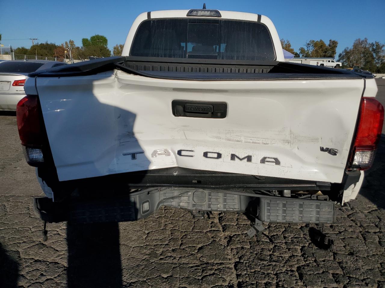 VIN 3TMAZ5CN3JM076888 2018 TOYOTA TACOMA no.6