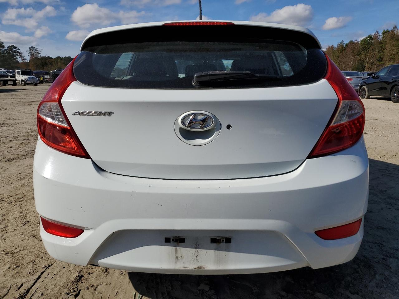 2014 Hyundai Accent - Image 6