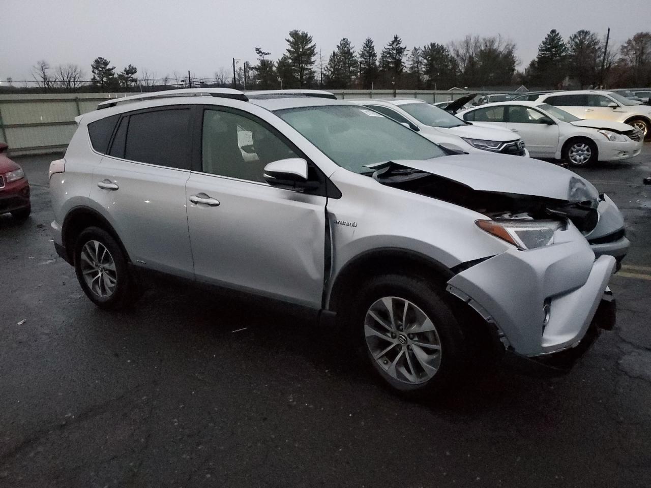 VIN JTMRJREV0GD016389 2016 TOYOTA RAV4 no.4