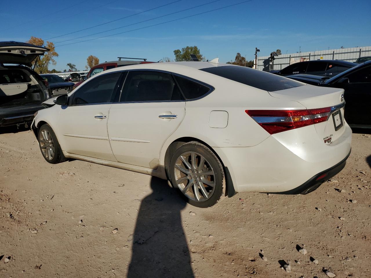 2014 Toyota Avalon - Image 2