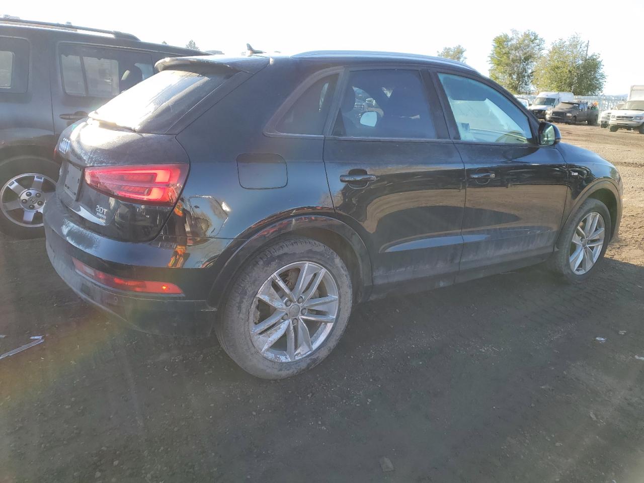 VIN WA1ECCFS9JR022965 2018 AUDI Q3 no.3