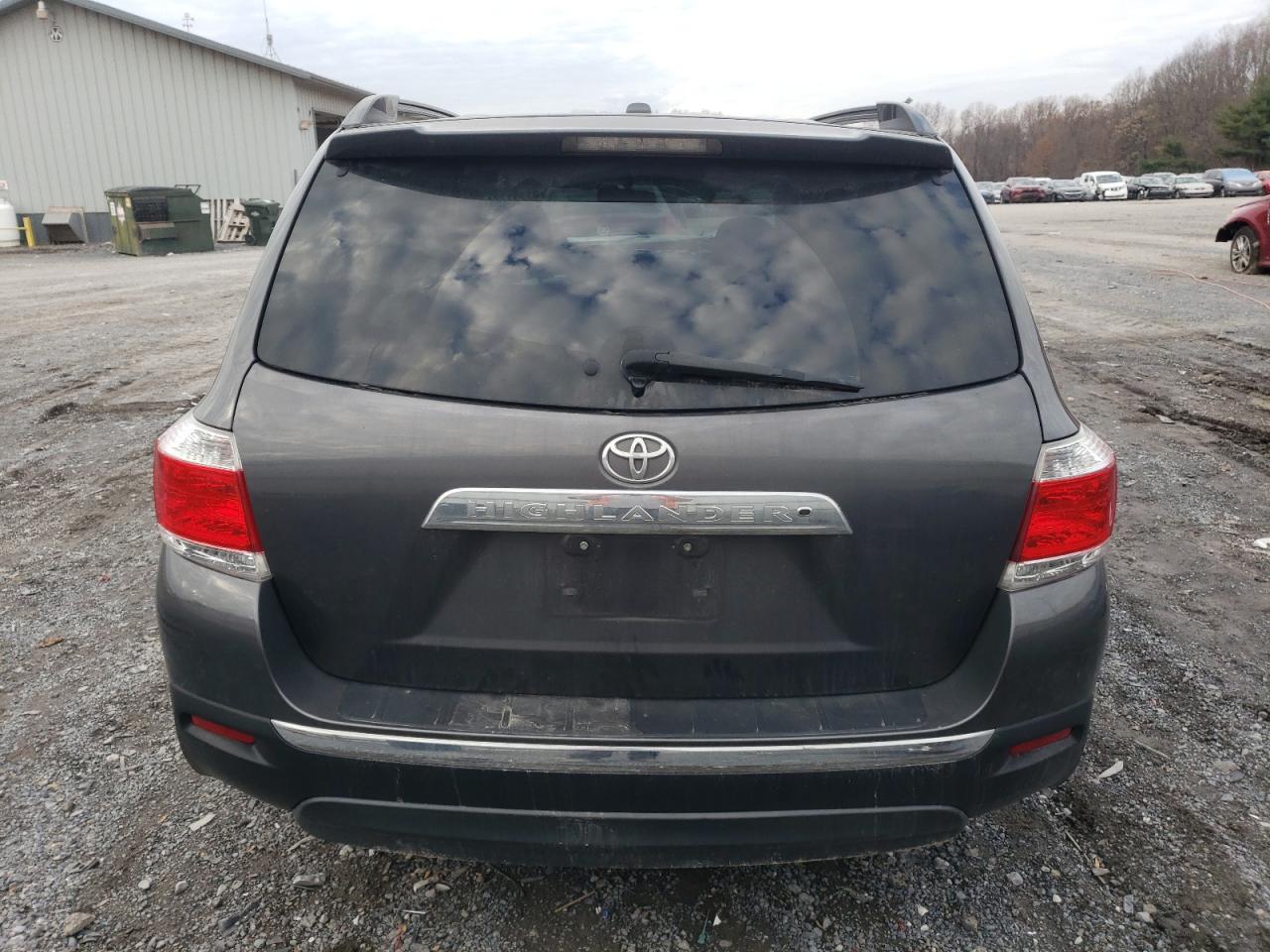 2011 Toyota Highlander - Image 6