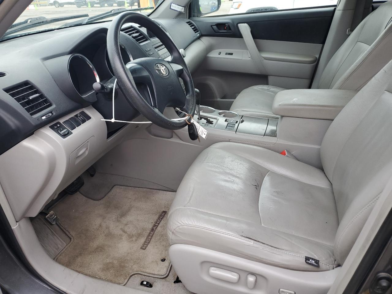 2010 Toyota Highlander - Image 7