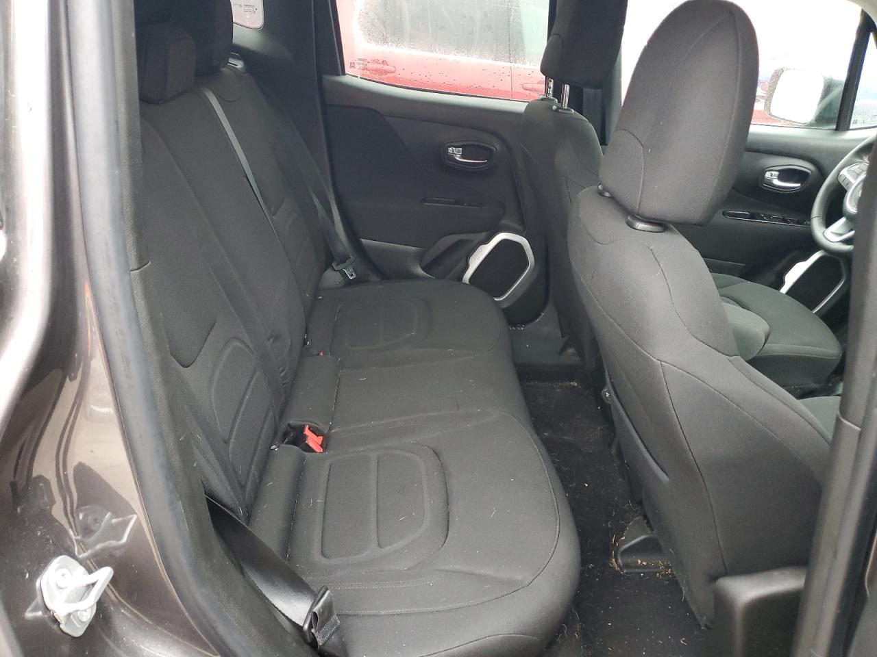 2018 Jeep Renegade - Image 10