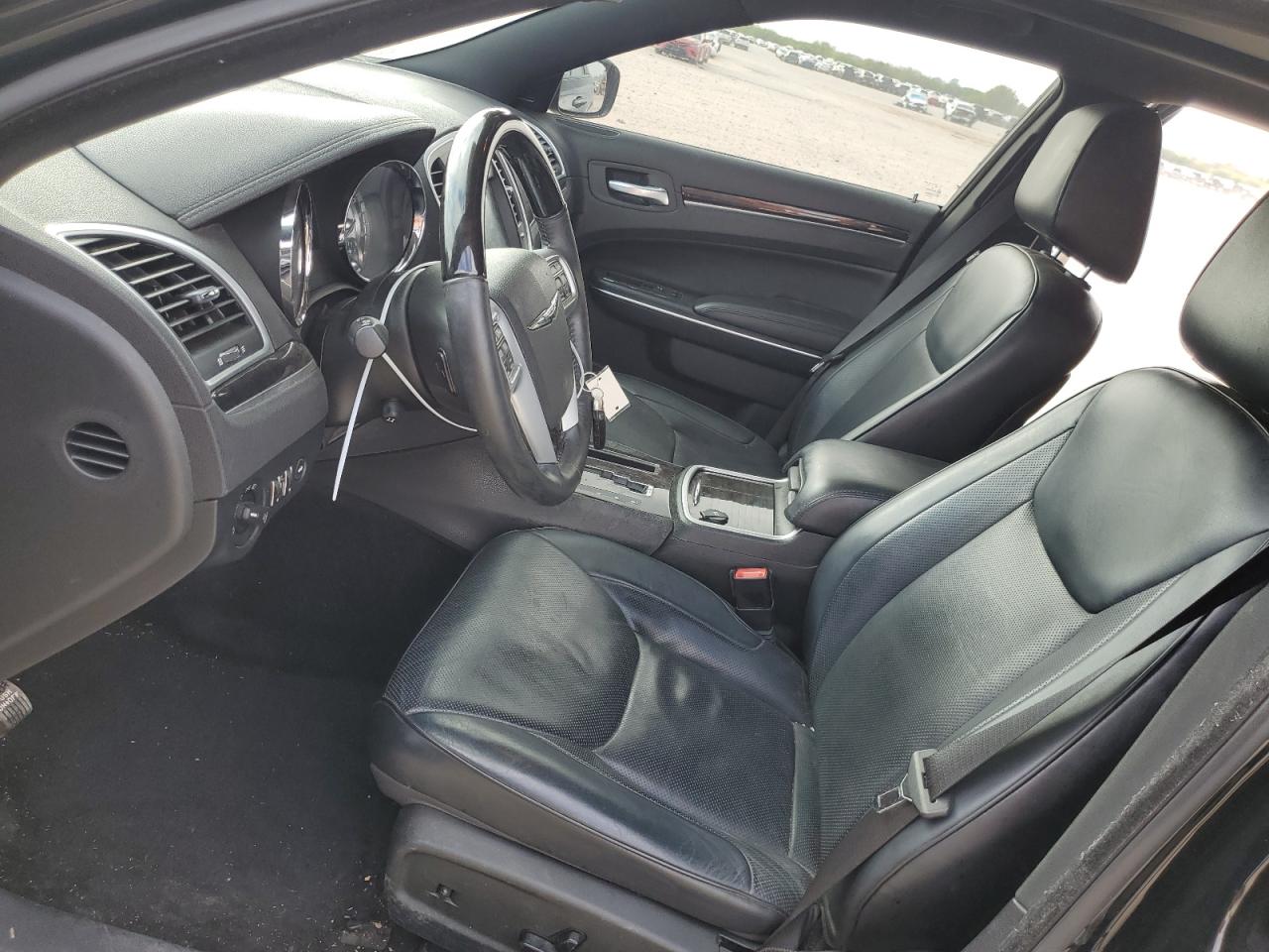 2014 Chrysler 300 - Image 7