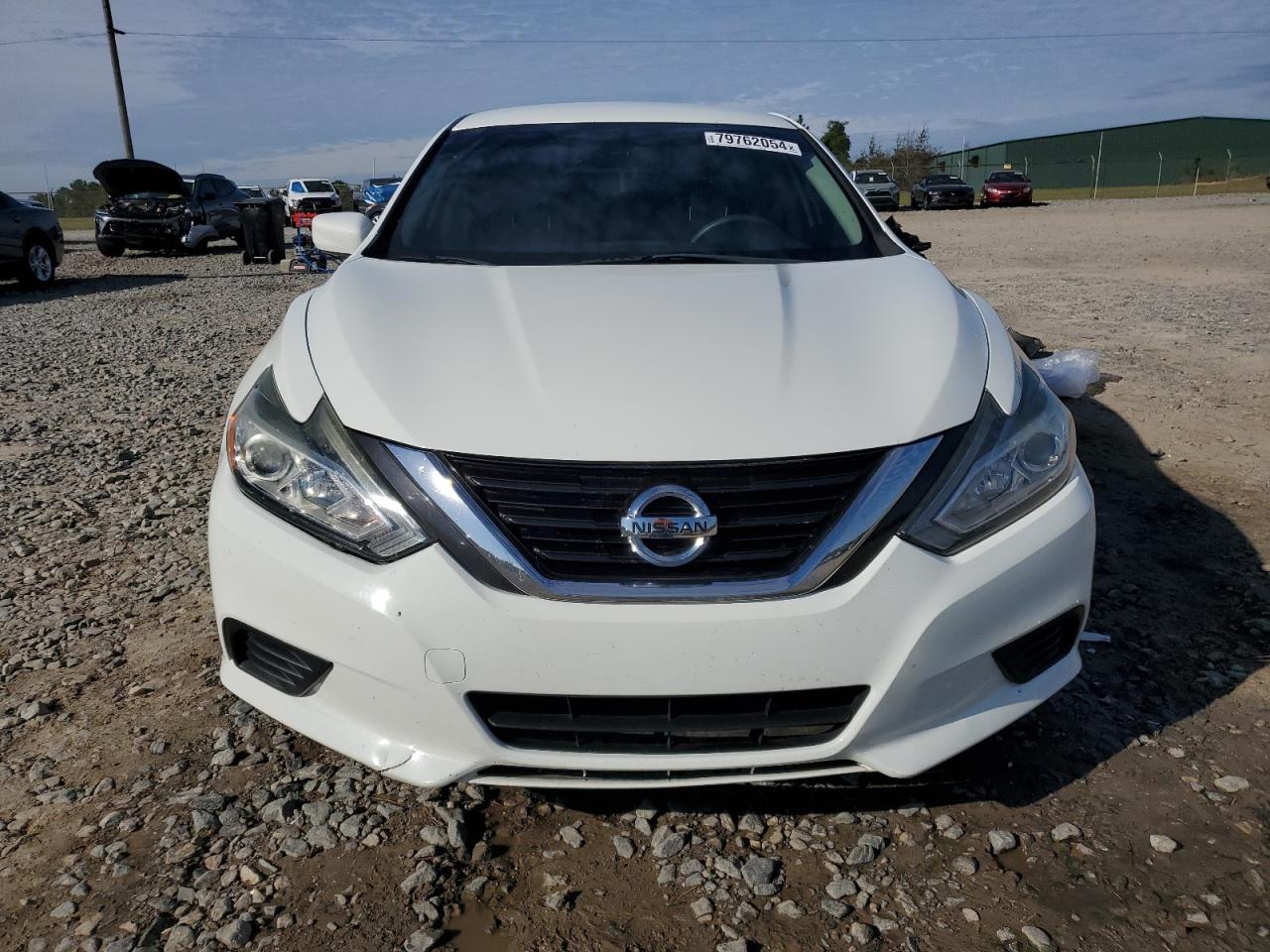 2018 Nissan Altima - Image 5