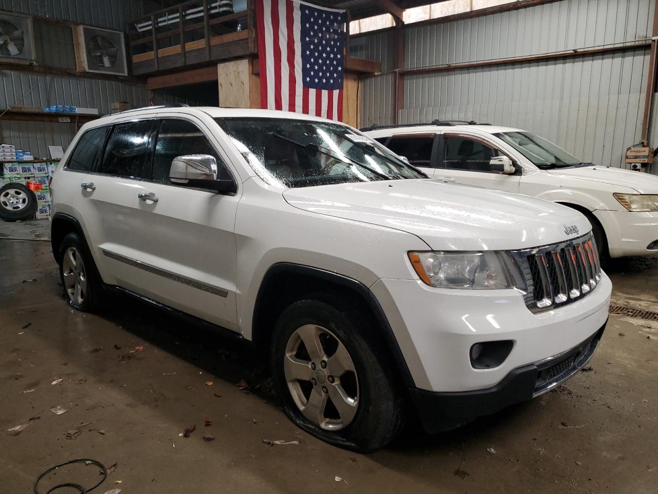 2013 Jeep Grand Cherokee - Image 4