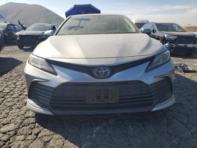  TOYOTA CAMRY 2021 Серебристый