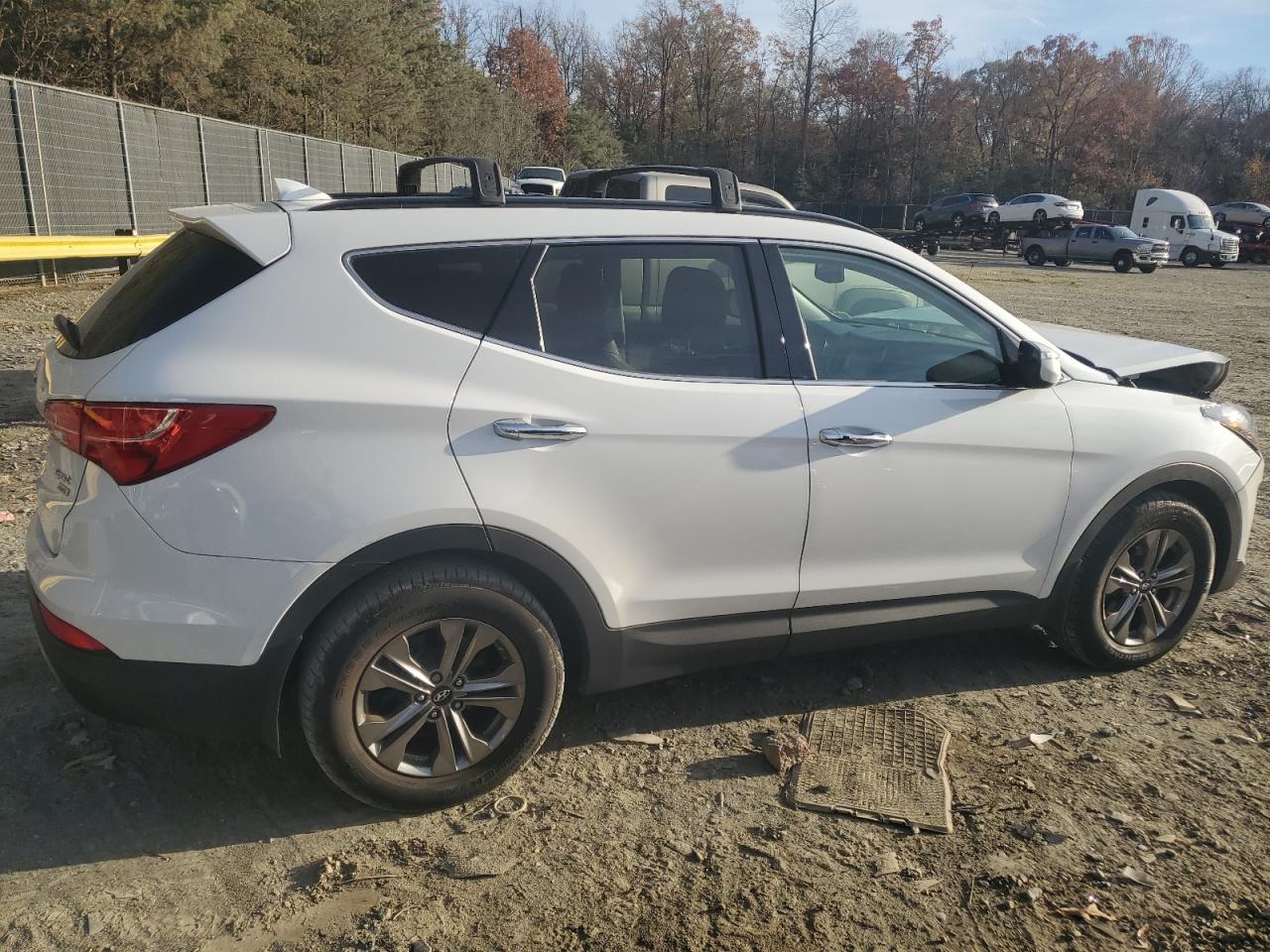 2015 Hyundai Santa Fe - Image 3