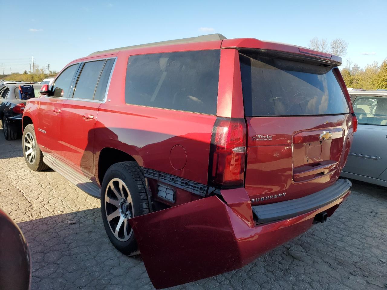 VIN 1GNSCJKC3FR125390 2015 CHEVROLET SUBURBAN no.2