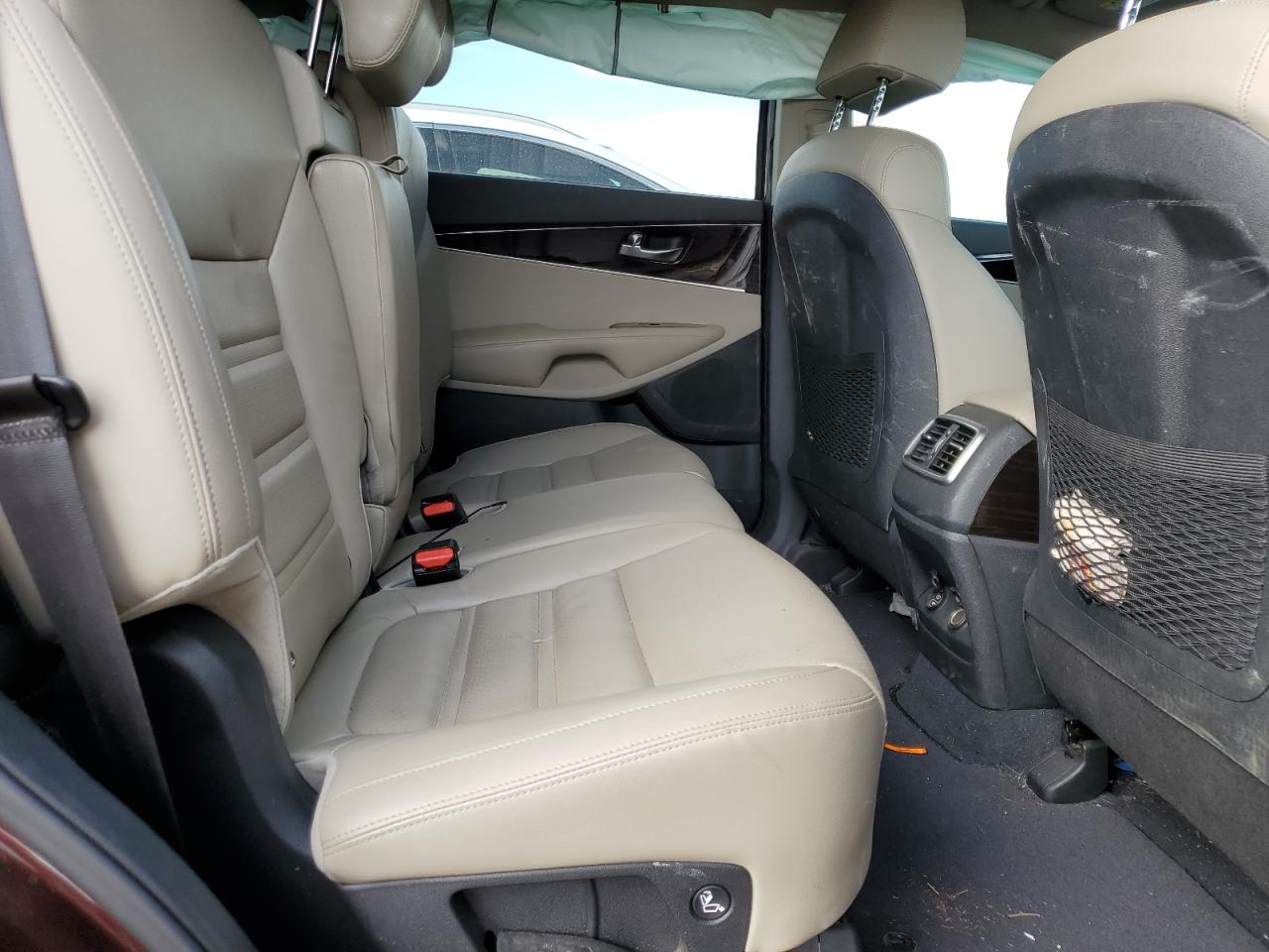 2020 Kia Sorento - Image 10