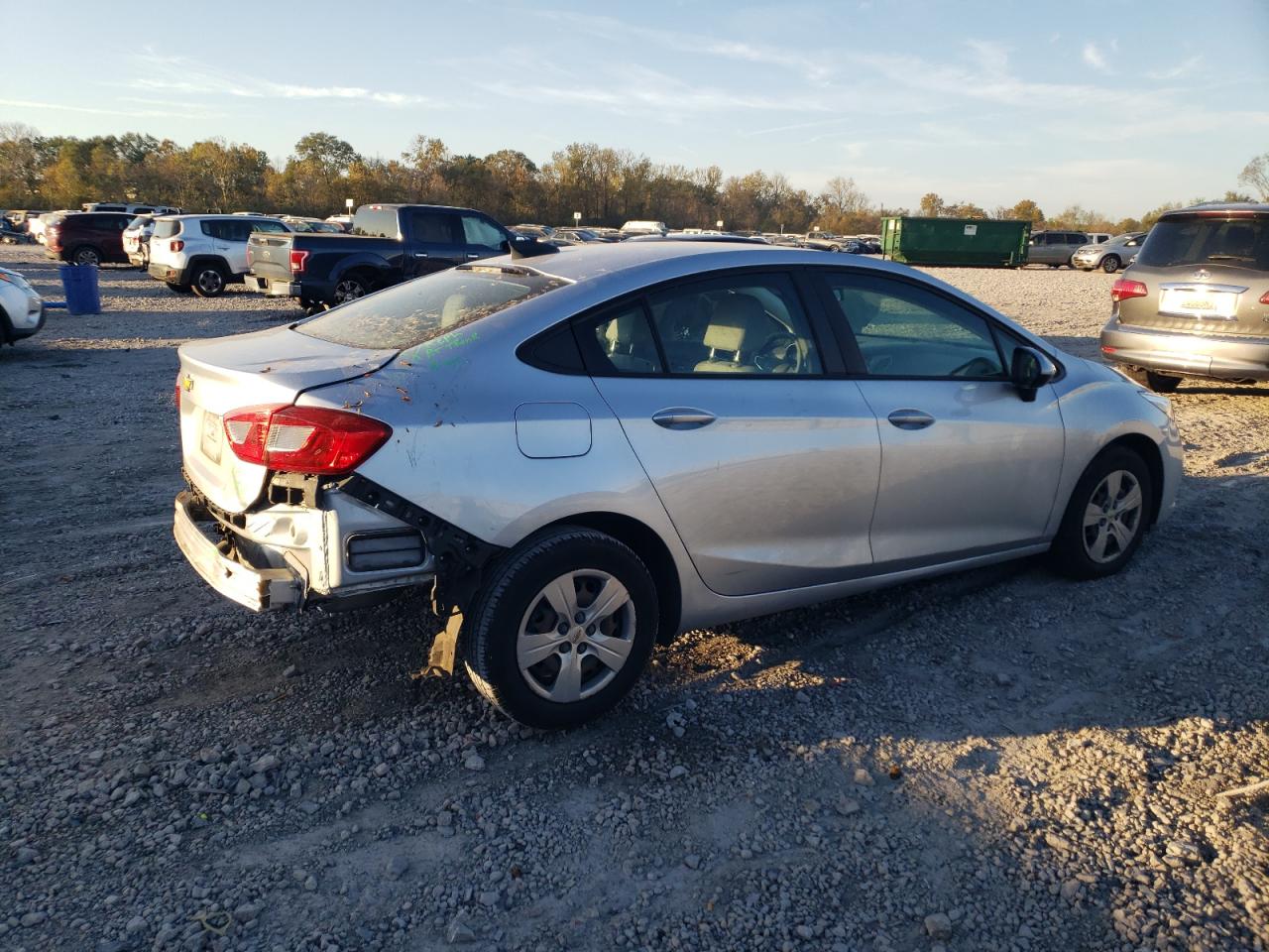 2018 Chevrolet Cruze - Image 3