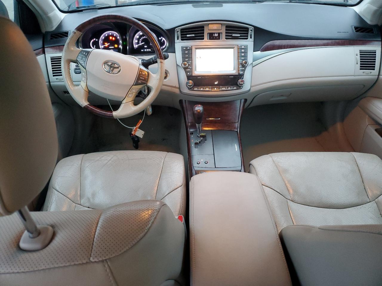 2011 Toyota Avalon - Image 8