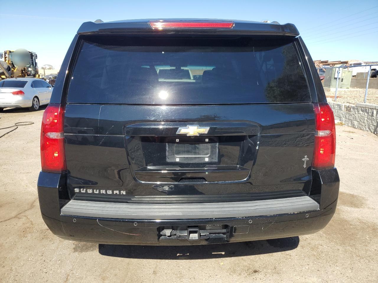 2019 Chevrolet Suburban - Image 6