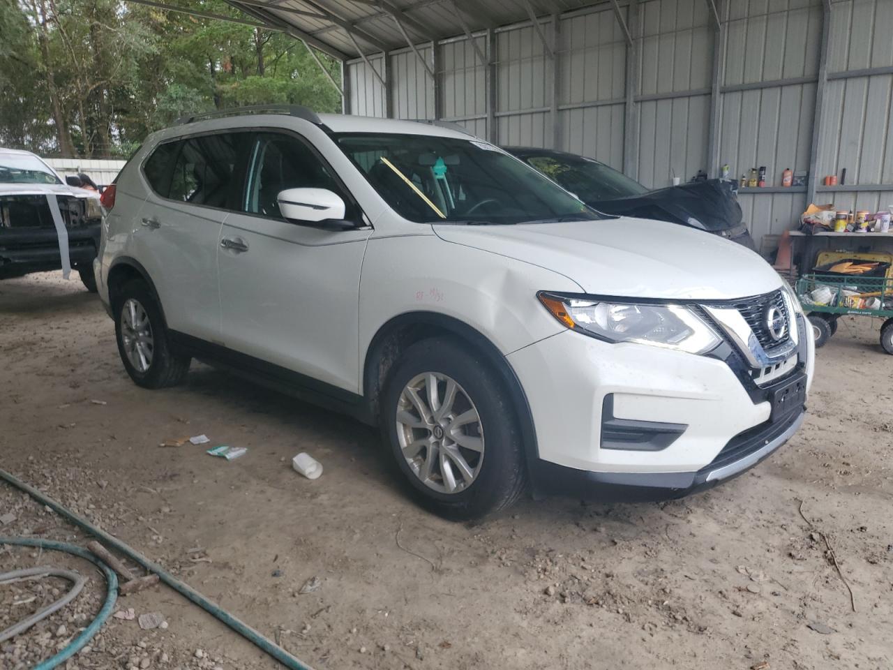 2017 Nissan Rogue - Image 4