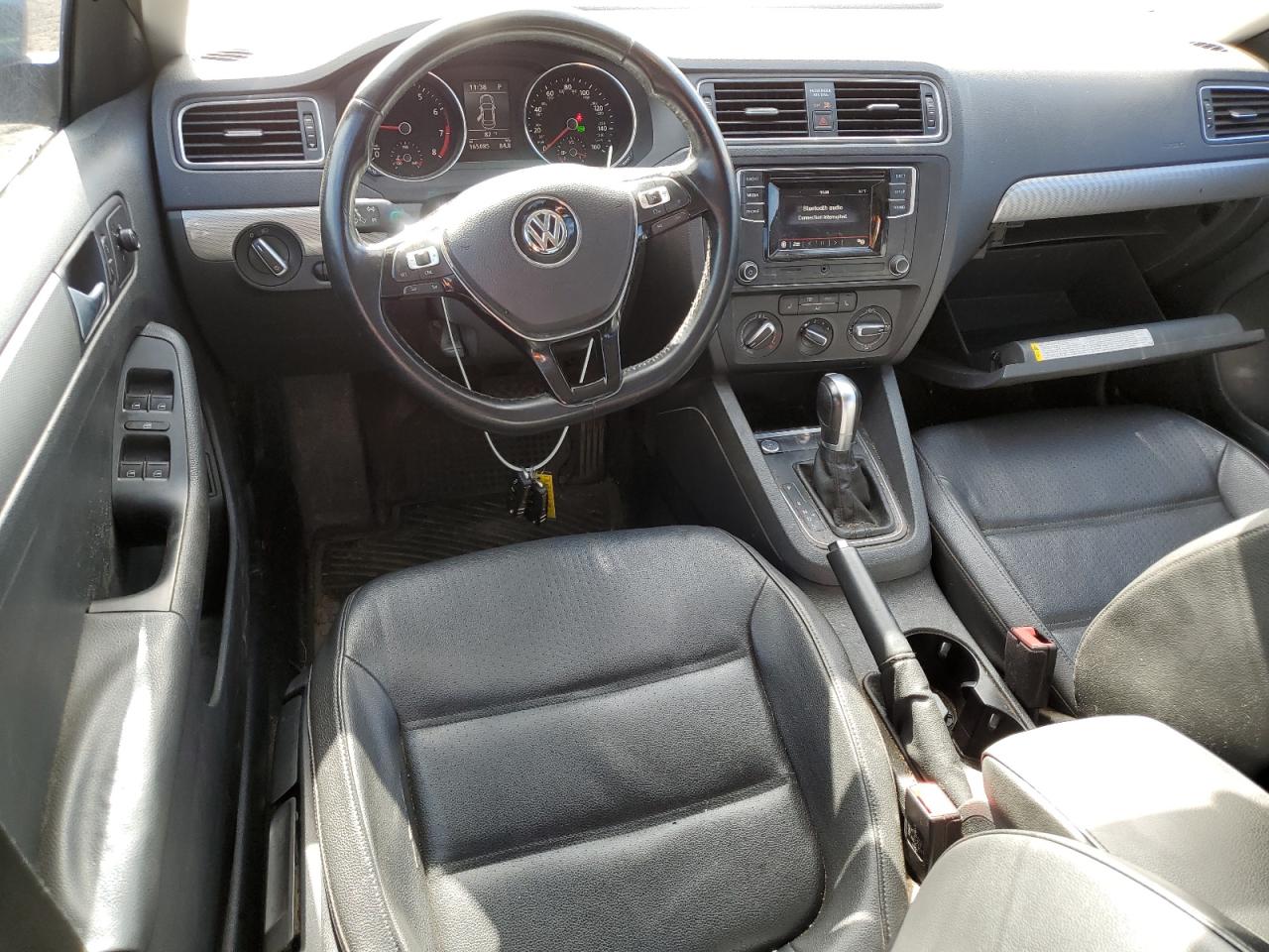 2017 Volkswagen Jetta - Image 8