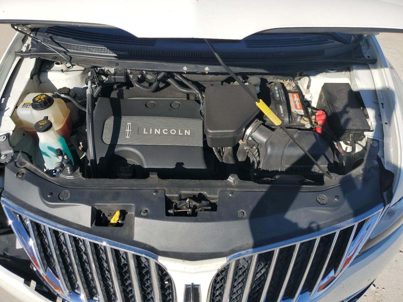 2013 Lincoln MKX - Image 12