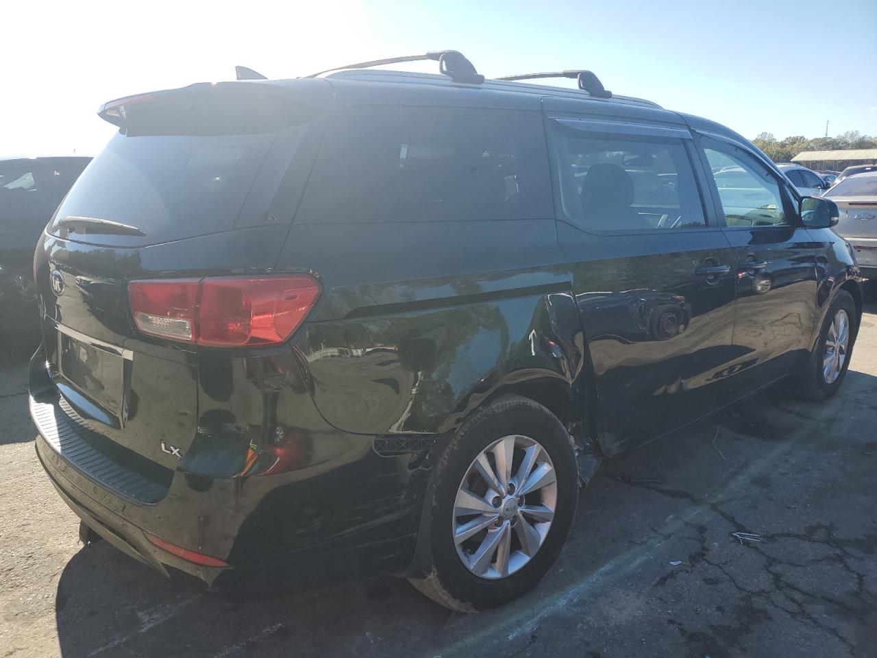 2017 Kia Sedona - Image 3